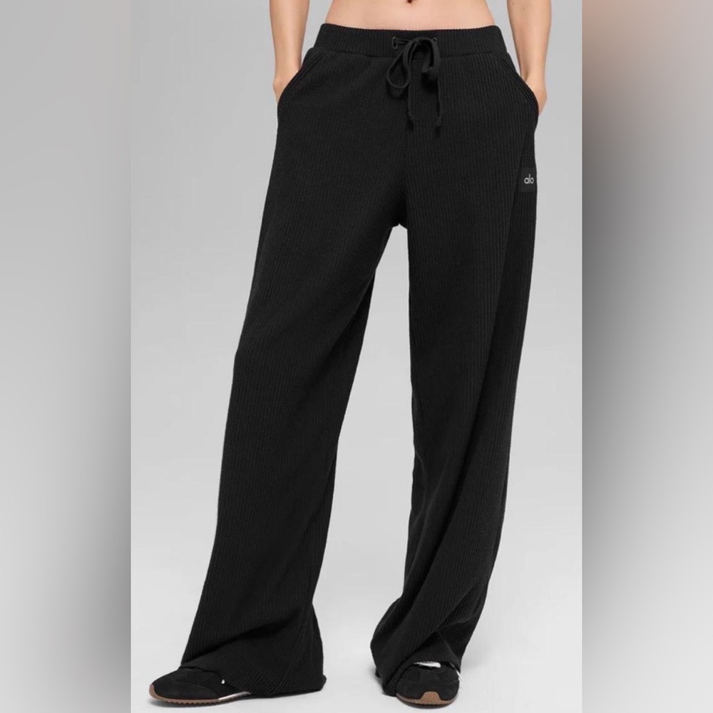 ALO Muse Wide Leg Pant - Size S